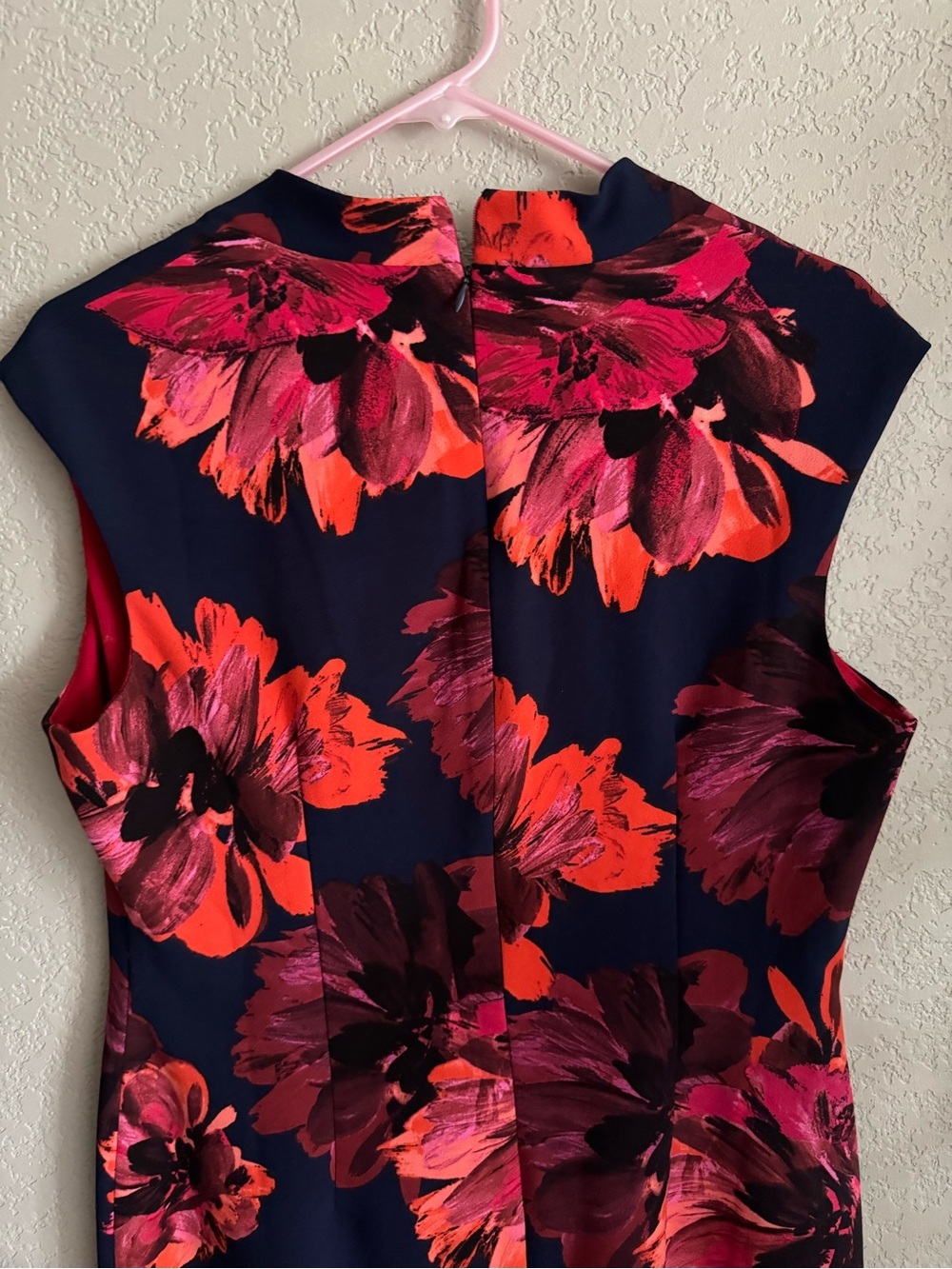 Maggy London Dress Womens 12 Navy Pink Floral V Neck Sheath Cocktail Wedding - Picture 4 of 6